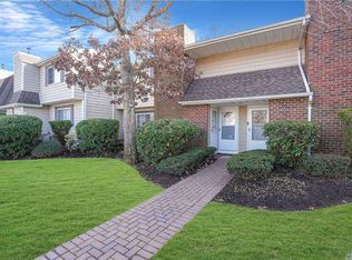 266 Lake Pointe Cir, Middle Island, NY 11953