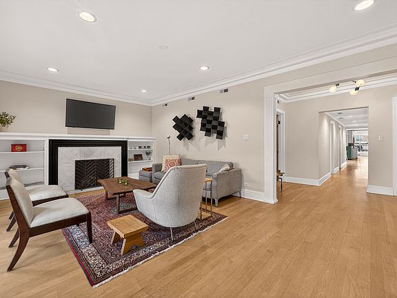 4th image of 5639 N Kenmore Ave #3