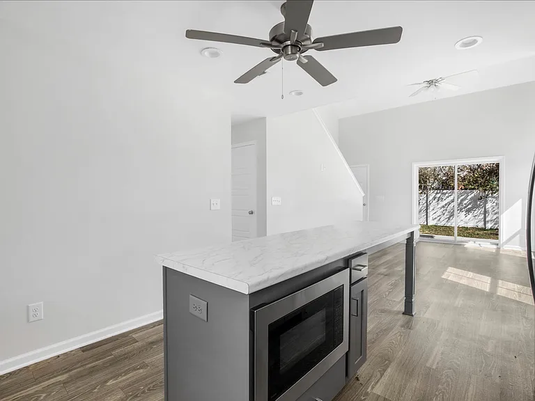 100 Billy Robb St #A — Photo 10
