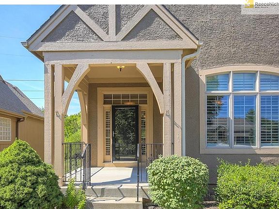 Great Curb appeal and a covered front Porch