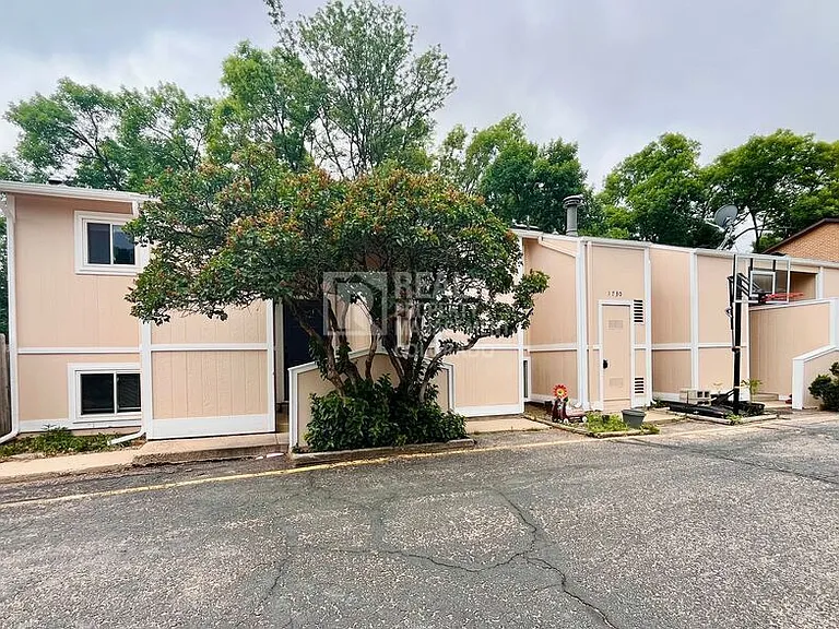 1730 Palm Dr #1 — Photo 2