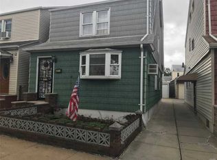 7014 53rd Ave, Maspeth, NY 11378