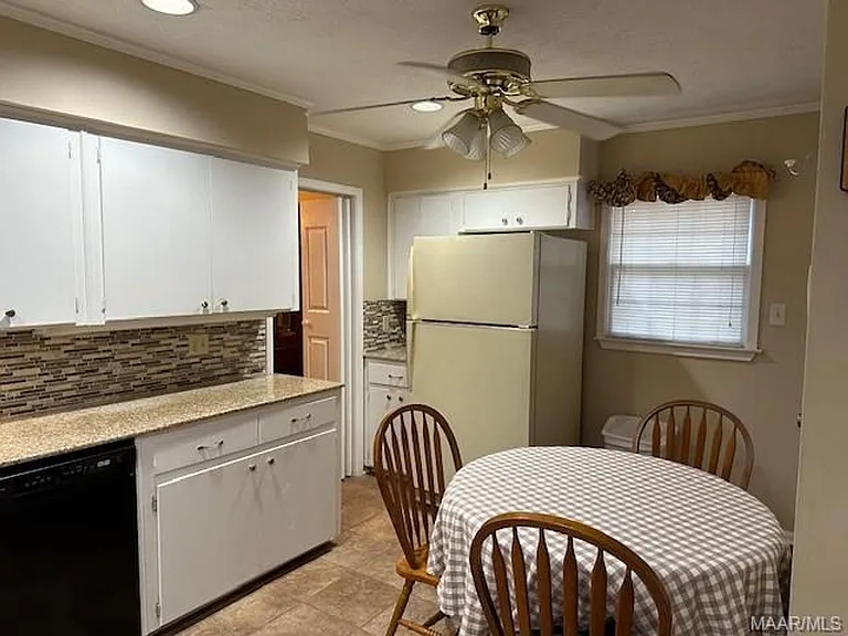 817 Dumont Dr — Photo 6