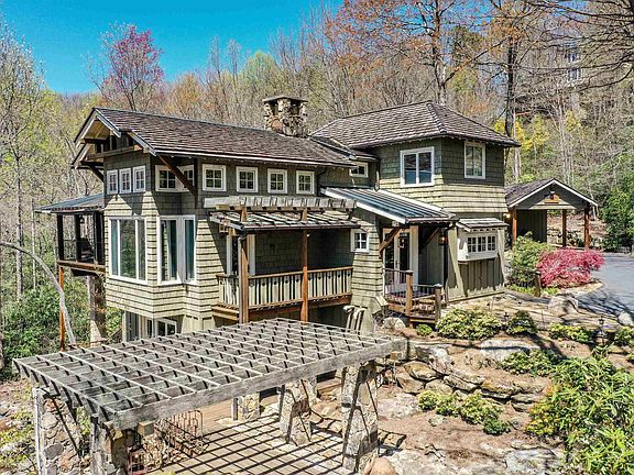 3rd image of 126 Columbine Way