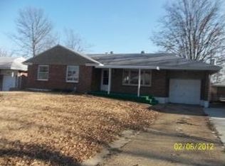 9418 Bluegrass Dr, Saint Louis, MO 63136