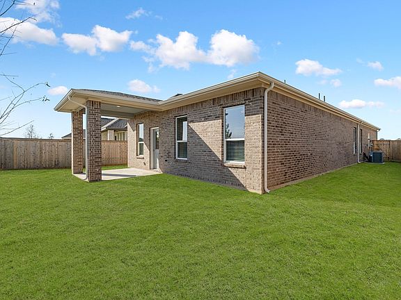4th image of 21147 Armstrong County Dr