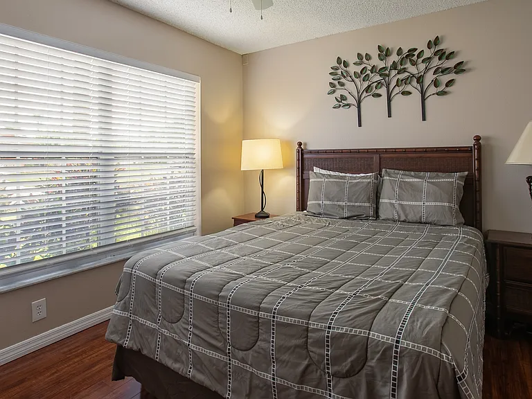 7802 Laurel Oak Ln — Photo 11