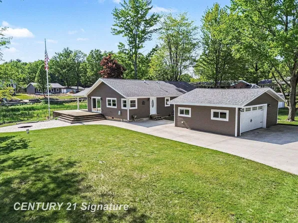 5458 Oakridge Dr, Beaverton, MI 48612