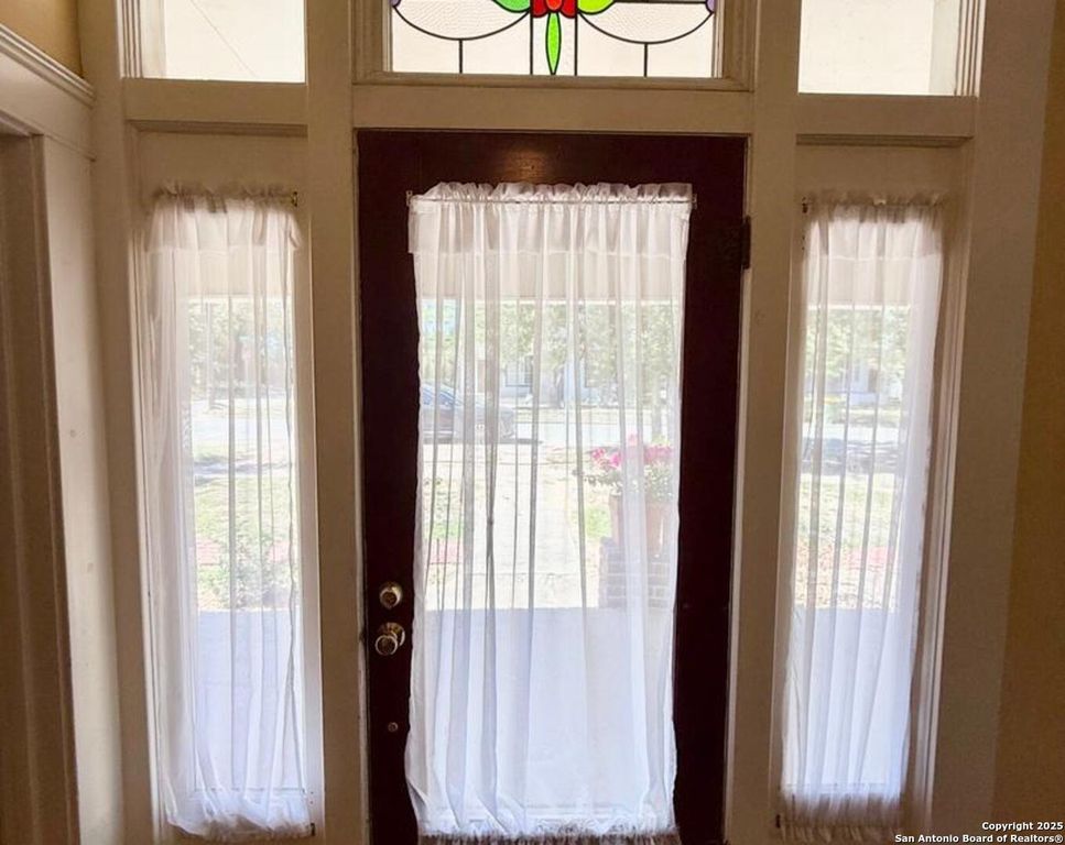 323 S 6th, Kenedy, TX - View 6