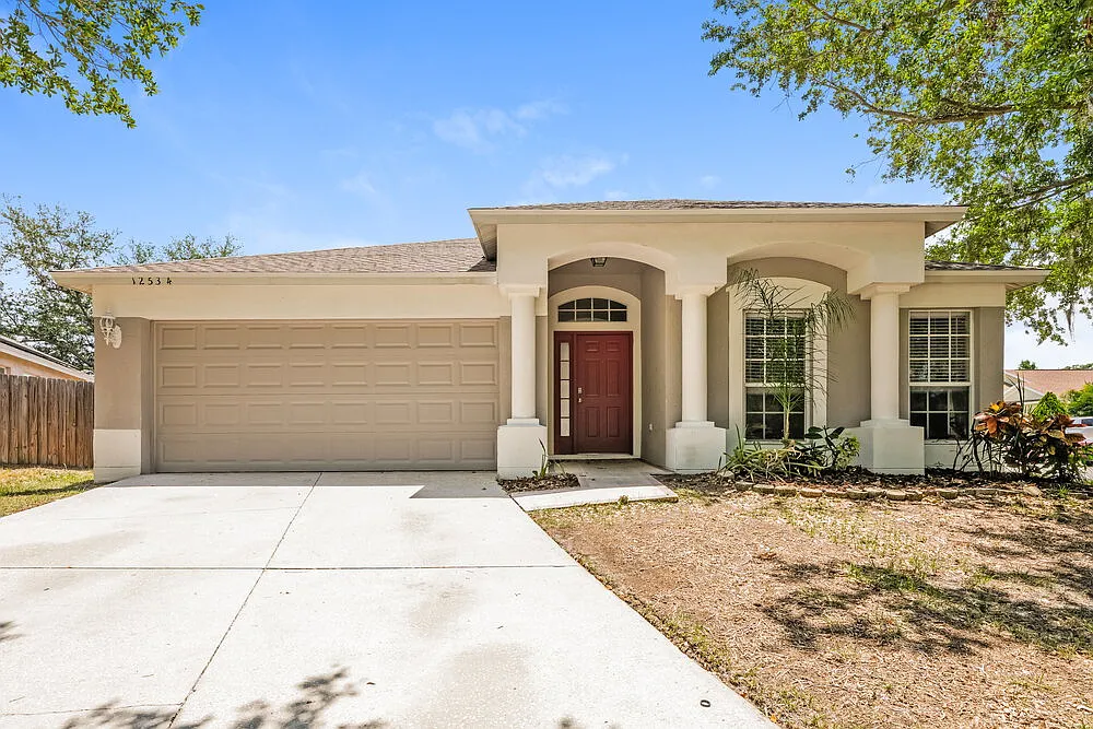 3 bed, 2.0 bath, 1525 sqft, $1,960 — Photo 1