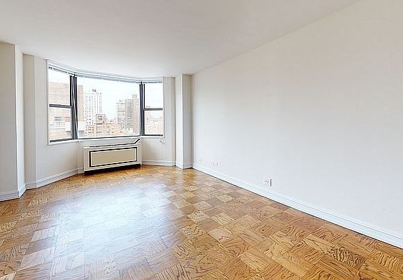 5th image of 400 E 71st St APT 15F