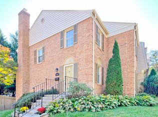 5401 Plymouth Meadows Ct, Fairfax, VA 22032