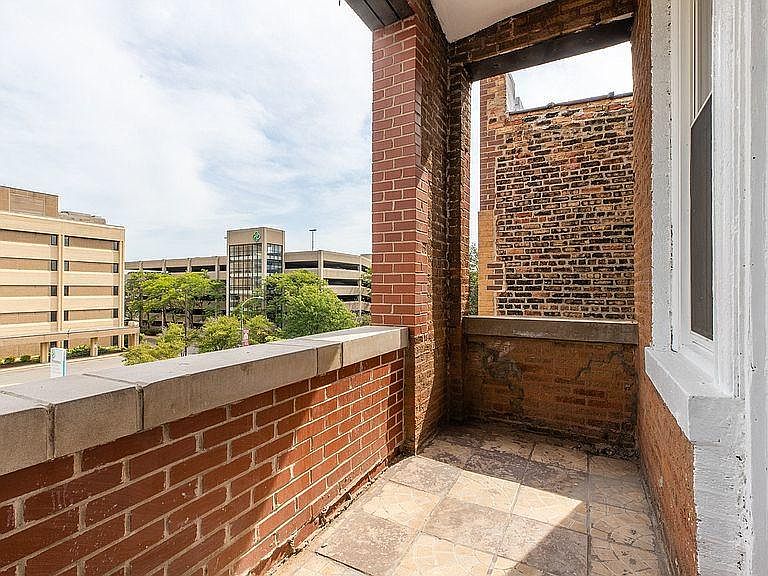 1st image of 1432 N Western Ave APT 3F