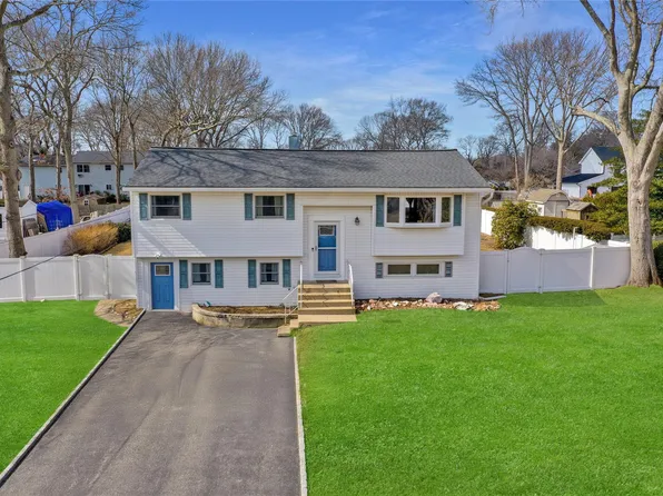 14 Alpine Street, Port Jefferson Station, NY 11776