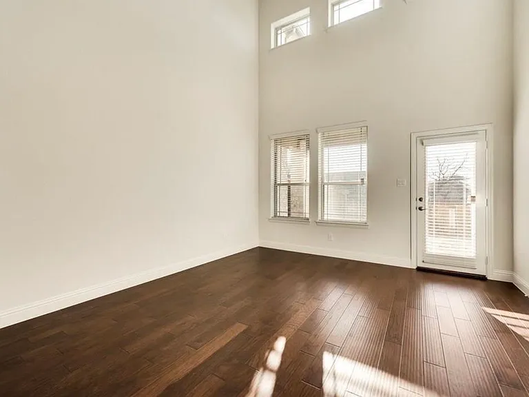 1231 Wiltshire Dr — Photo 10