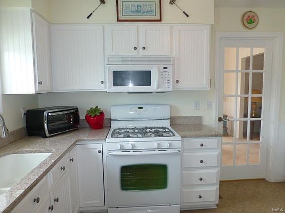 5th image of 1739 Primrose Ln