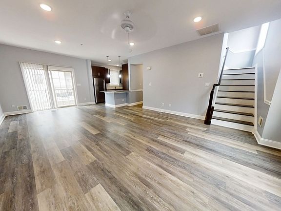 4th image of 153 Main St #210