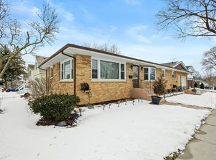 804 Kenmore Ave, Aurora, IL 60505