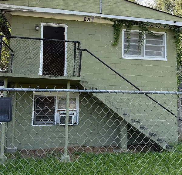 252 Margaret Ave #5 — Photo 1