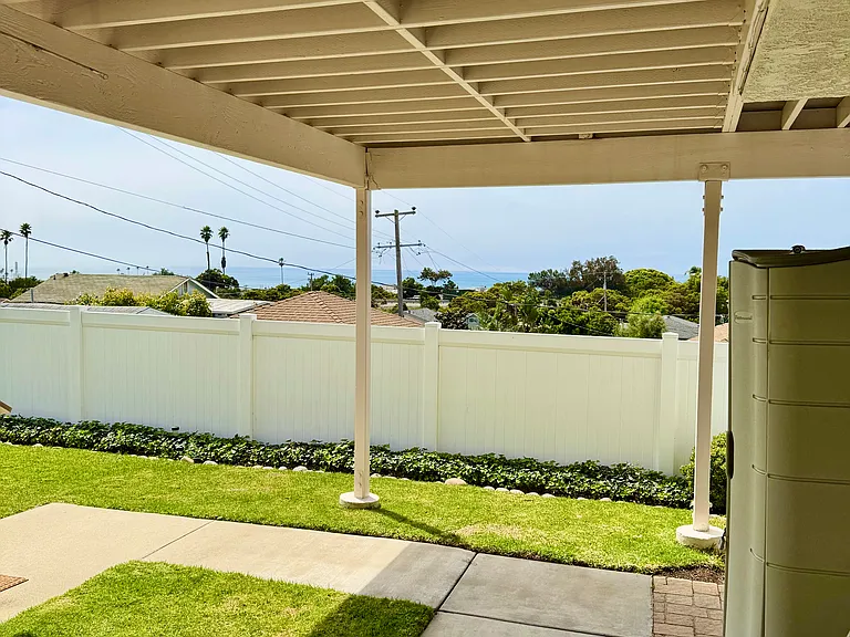 572 Harloe Ave — Photo 18