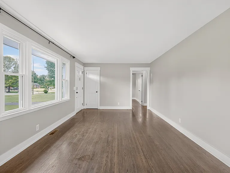 544 Watsonwood Dr — Photo 4