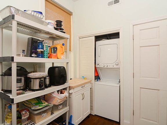 4th image of 2347 W 24th Pl #R2