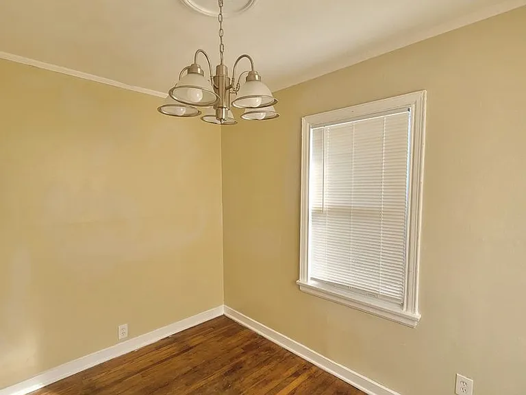 1408 Dexter Ave — Photo 9