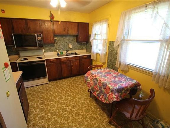 3rd image of 1134 Briarwood Dr