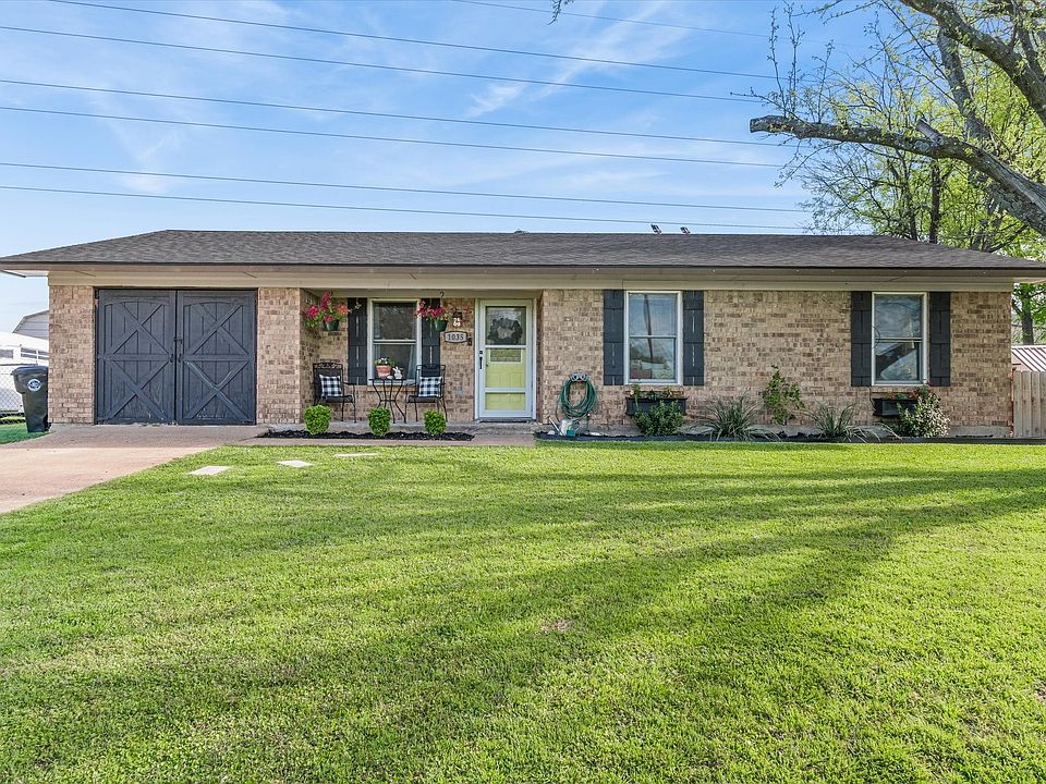 1st image of 1035 Houston St