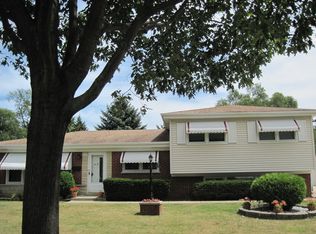 601 Hatlen Ave, Mount Prospect, IL 60056