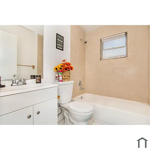 1601 W 28th St #B Photo 1