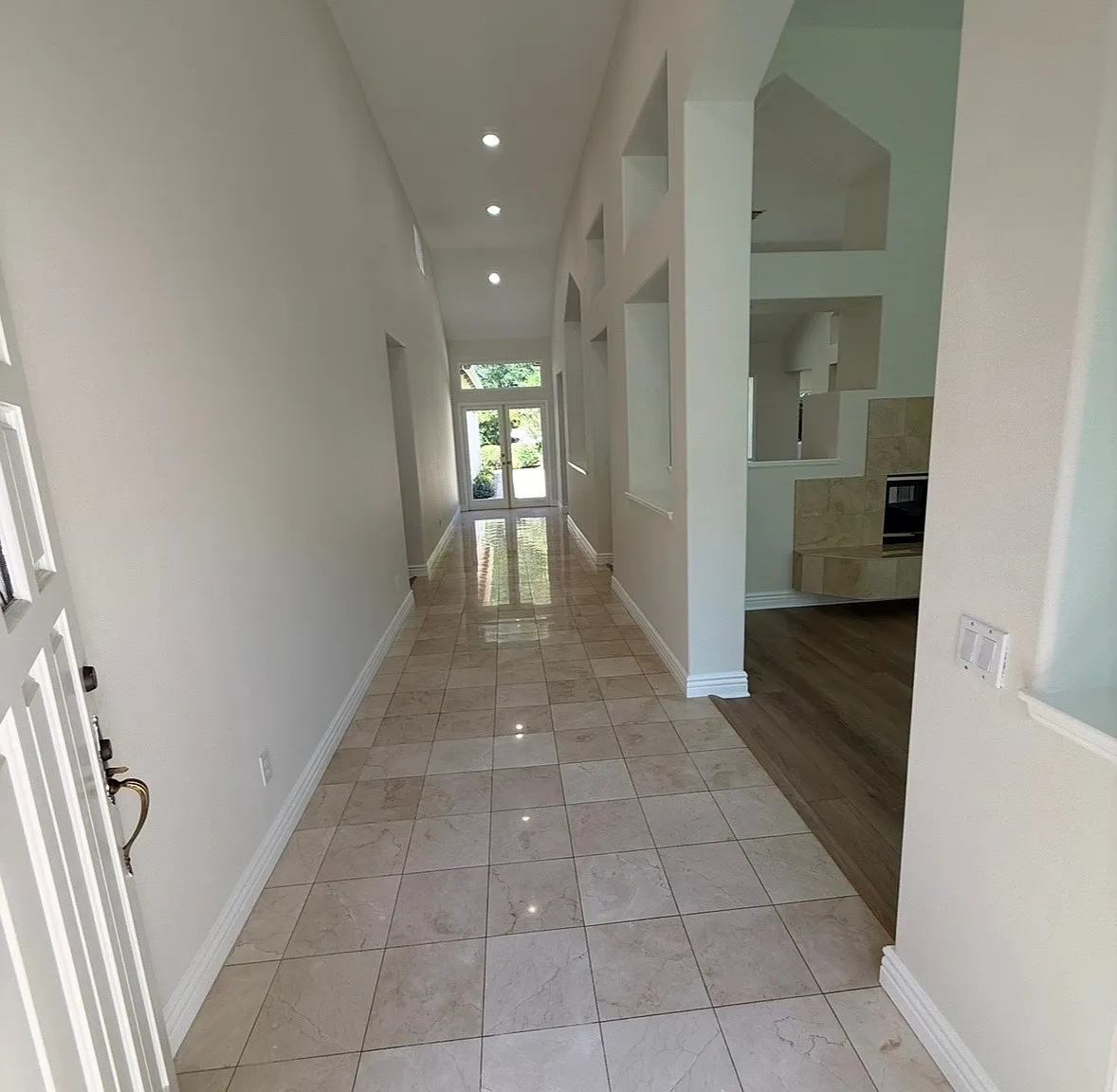 4 bed, 3.5 bath, 3562 sqft, $8,800 — Photo 4