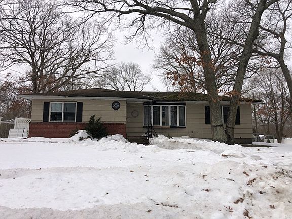 2nd image of 48 Joan Ave