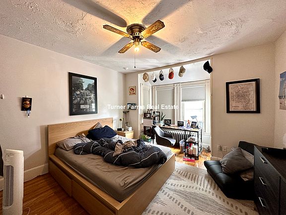 4th image of 15 Curtis St #2Z