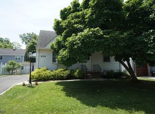 839 Falesky St, Rahway, NJ 07065