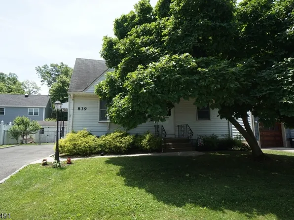 839 Falesky St, Rahway City, NJ 07065