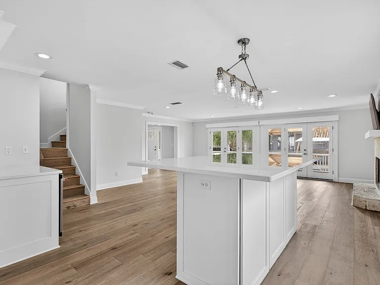 1766 Beach Ave — Photo 17
