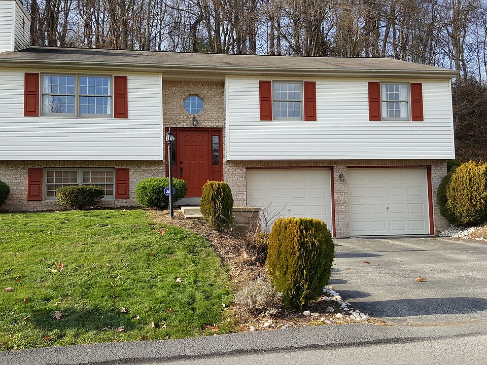 1st image of 108 Rose Ct S