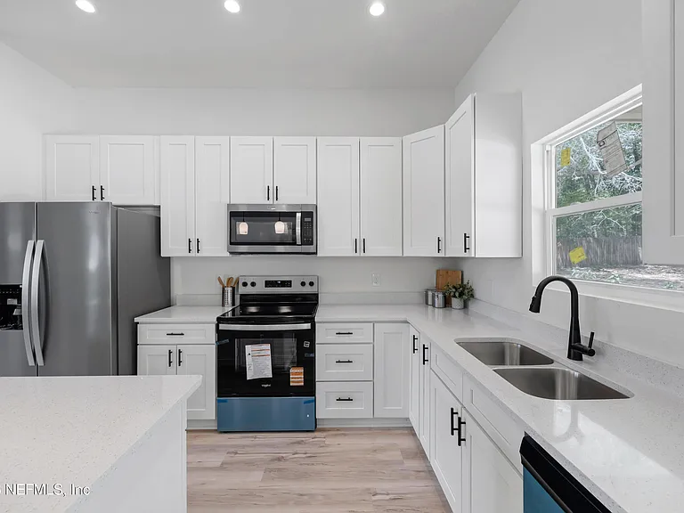 7465 Donald St — Photo 13