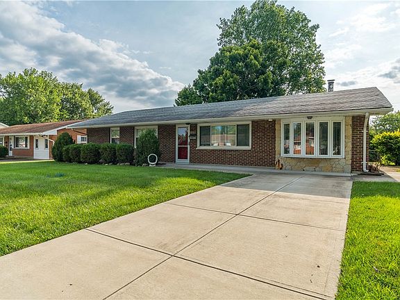 2nd image of 305 Lang Ct