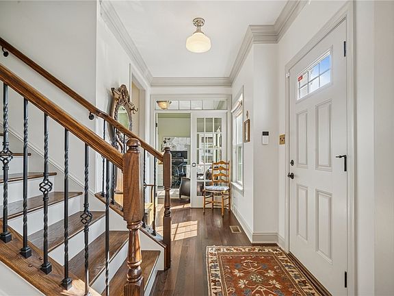 4th image of 108 Berkshire Ct