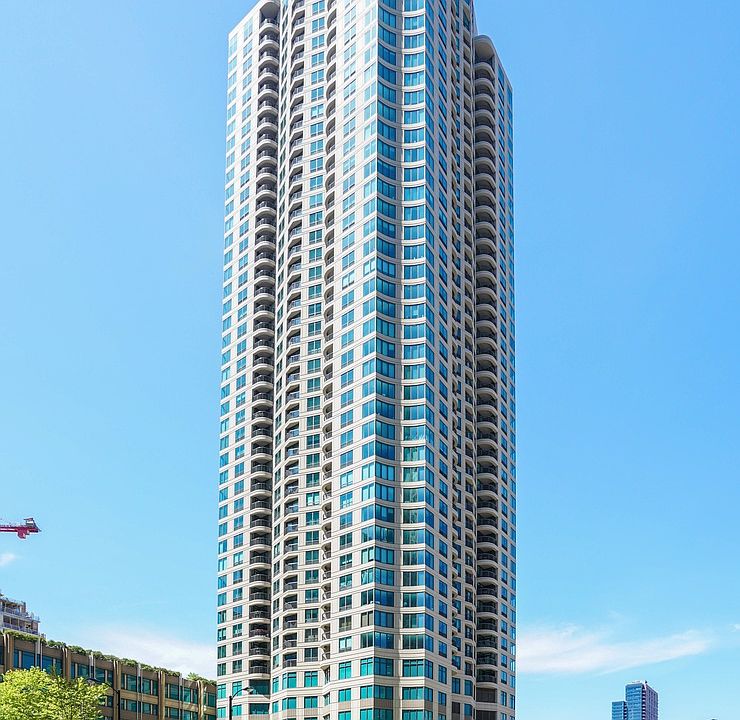 1st image of 400 N La Salle Dr APT 1605