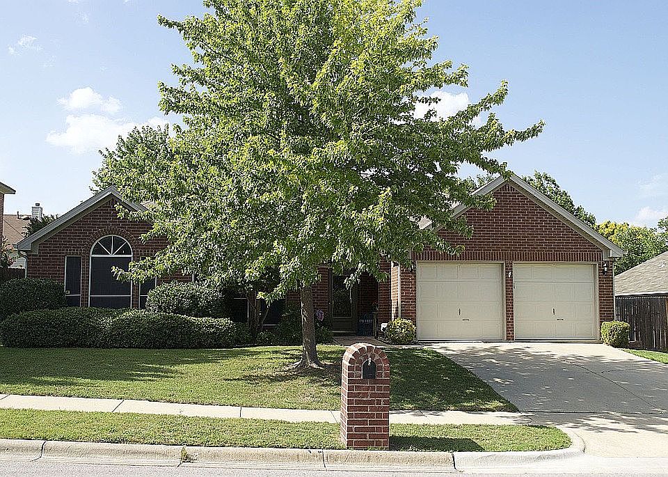 1st image of 613 Mariposa Dr