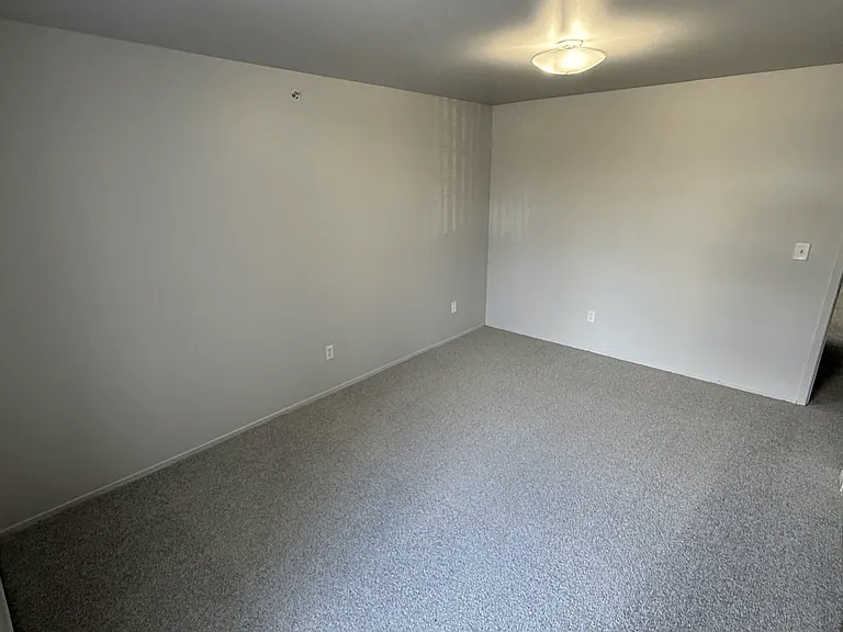 Prentiss Pointe Apartments — Photo 104