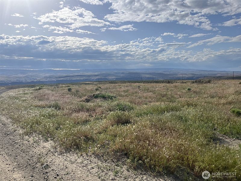 4th image of 23289 SW Sage Loop