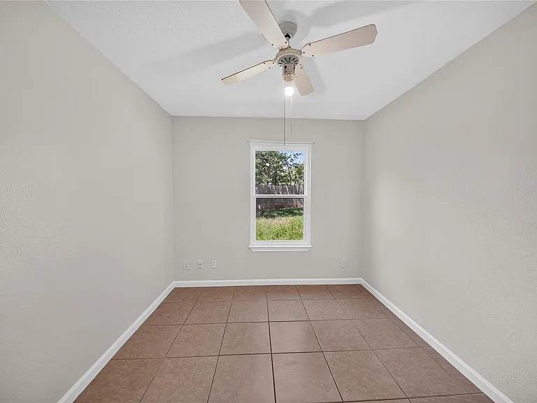339 Fantail Loop #B — Photo 21
