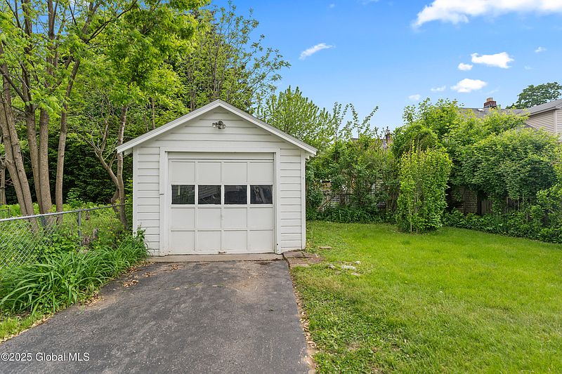 5th image of 109 Vley Road