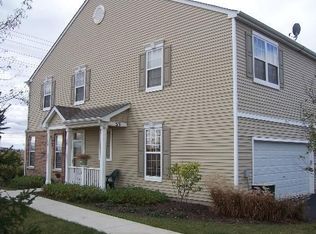 319 Springbrook Trl S, Oswego, IL 60543