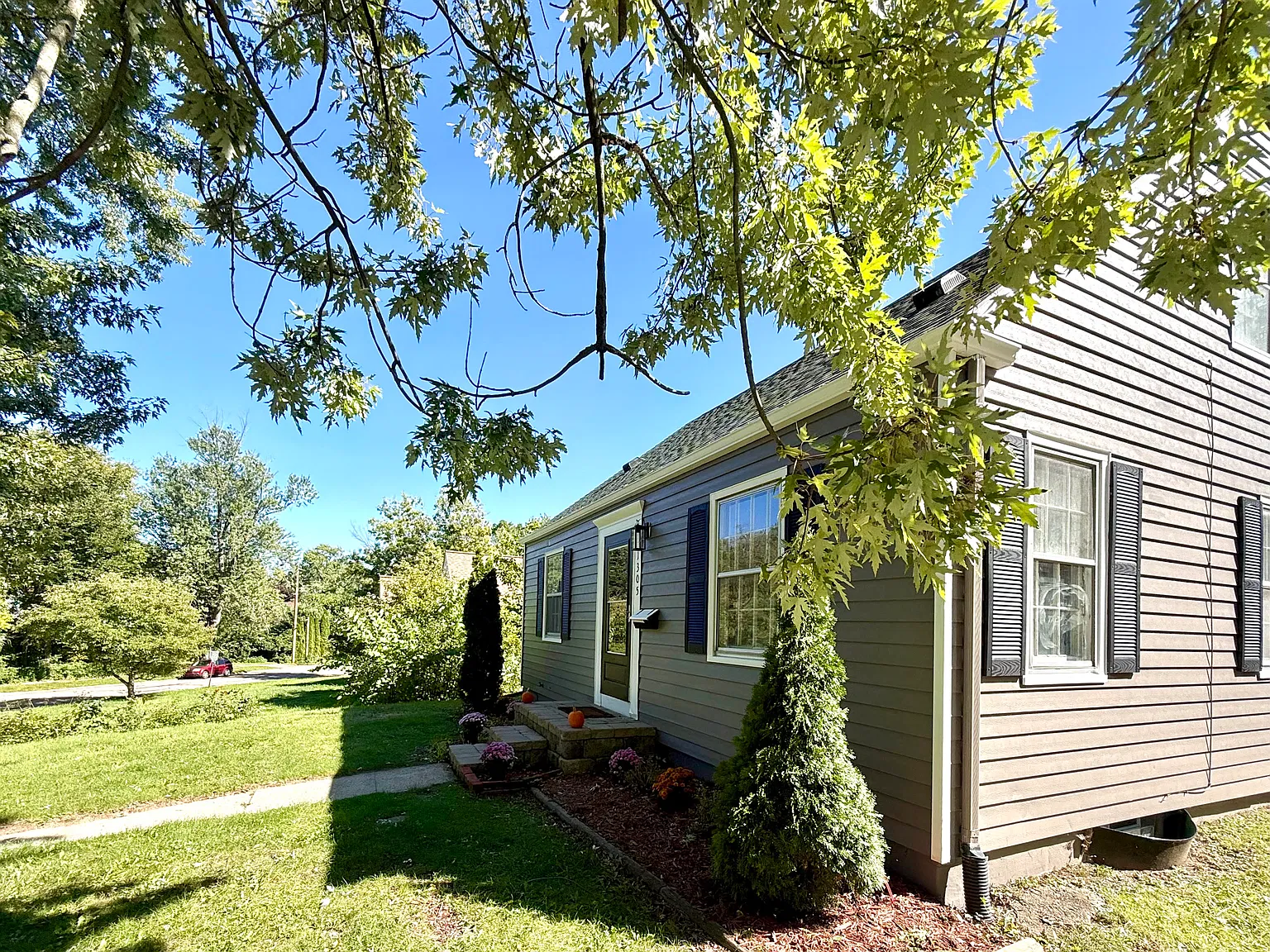 4 bed, 1352 sqft, $2,750 — Photo 3