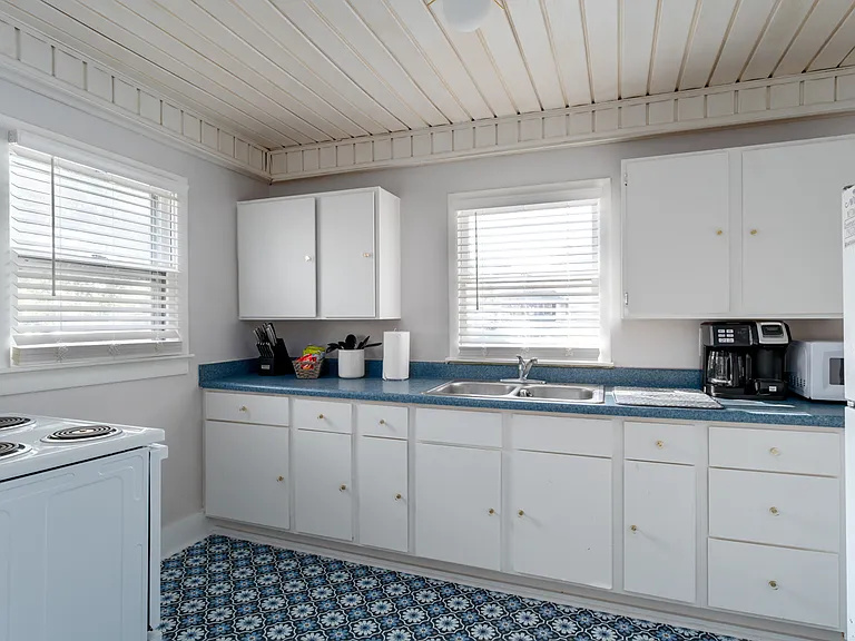 1504 W Friendly Ave #A — Photo 6